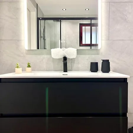 Holibai, Meiga, Apto Moderno, Vistas Al Mar Y Playa Cerca, Apartamento *